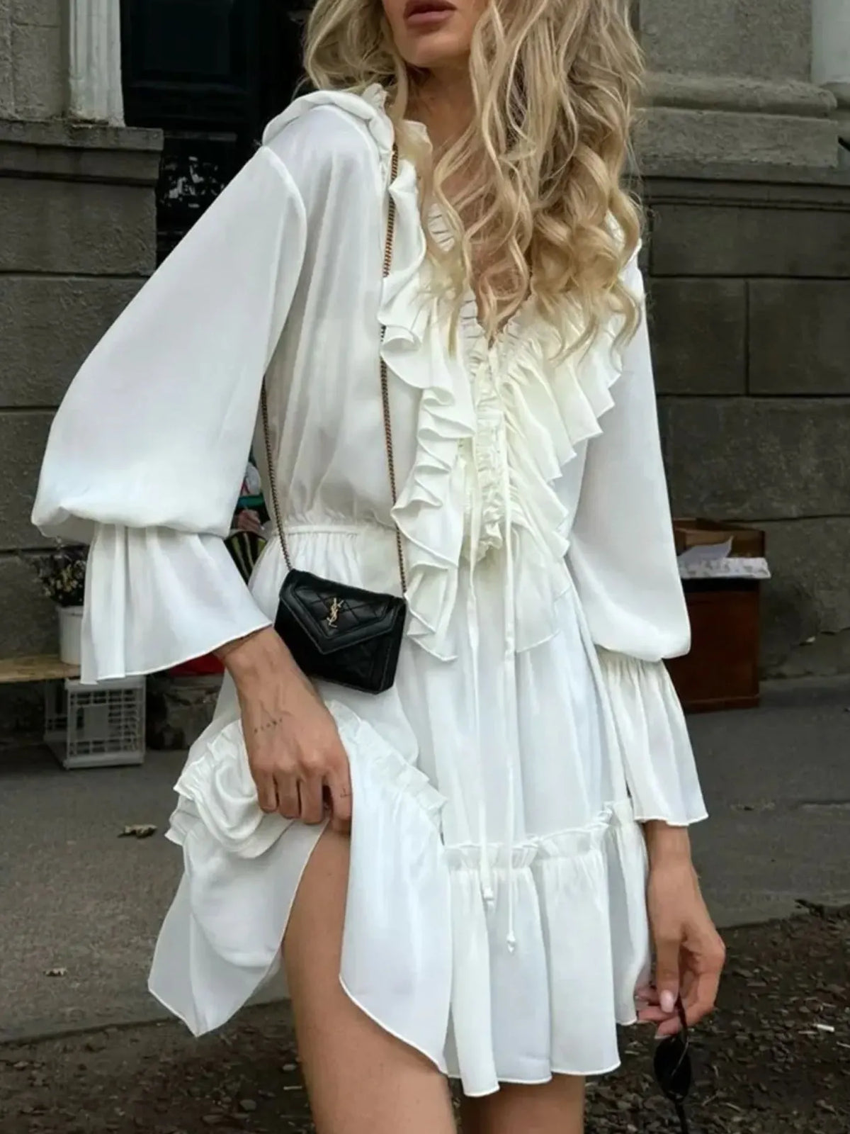Robe mini à manches à volants froncés