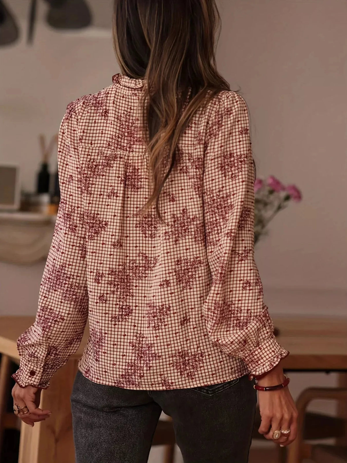 Chemise à boutons à carreaux avec volants