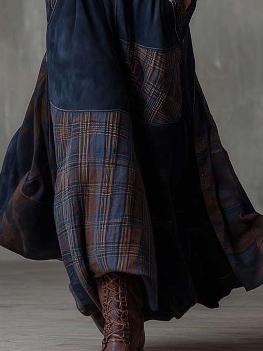Robe longue maxi en daim patchwork vintage avec des panneaux à carreaux