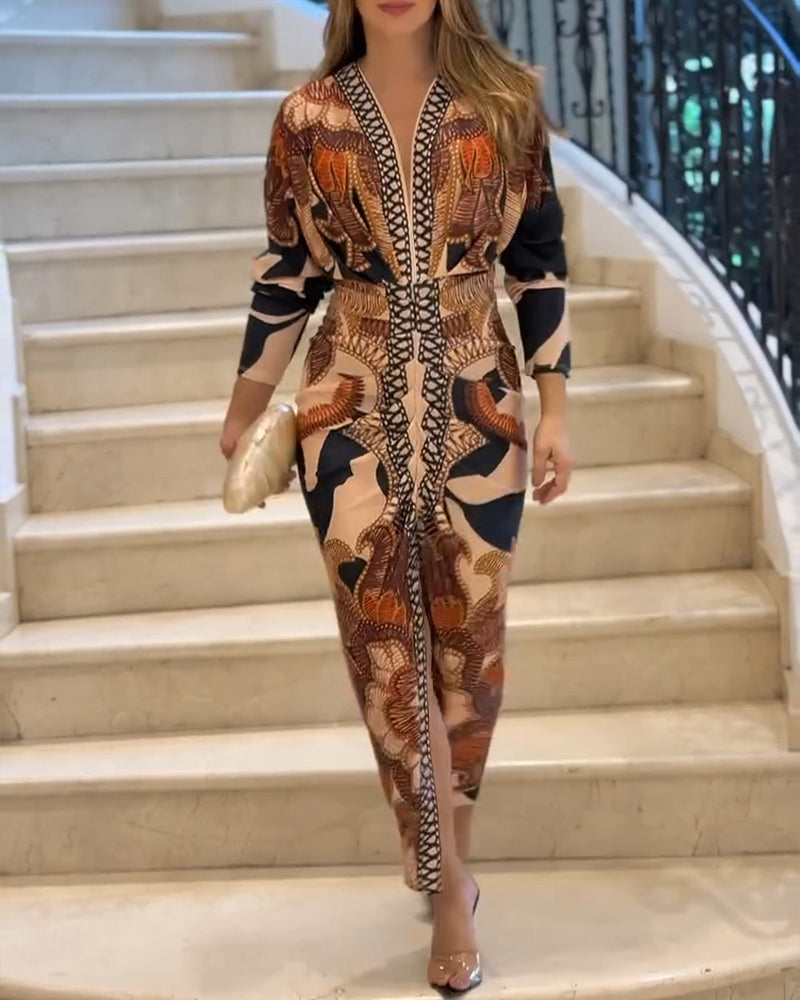 Robe moulante à col profond baroque vintage, manches longues et fente, plissée et ajustée pour les vacances