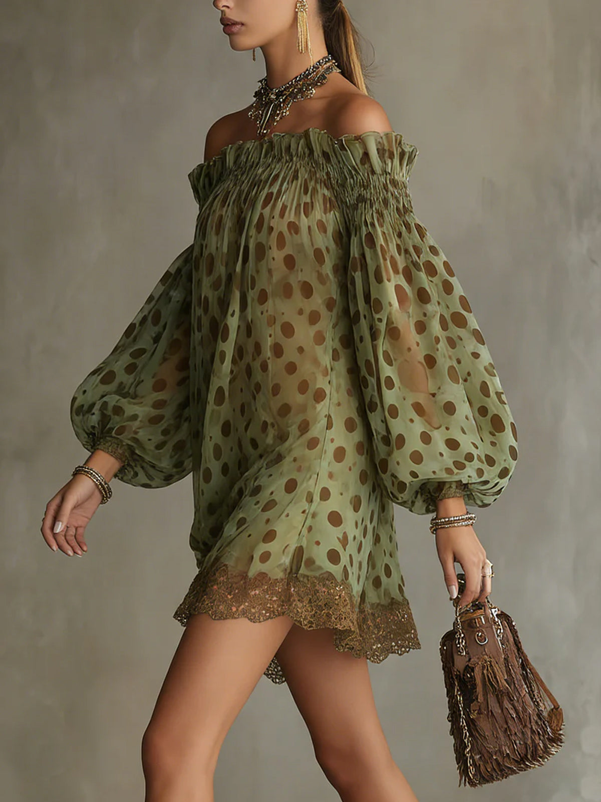 Mini-robe en mousseline de soie à pois pour femme, épaules dénudées et manches longues bouffantes