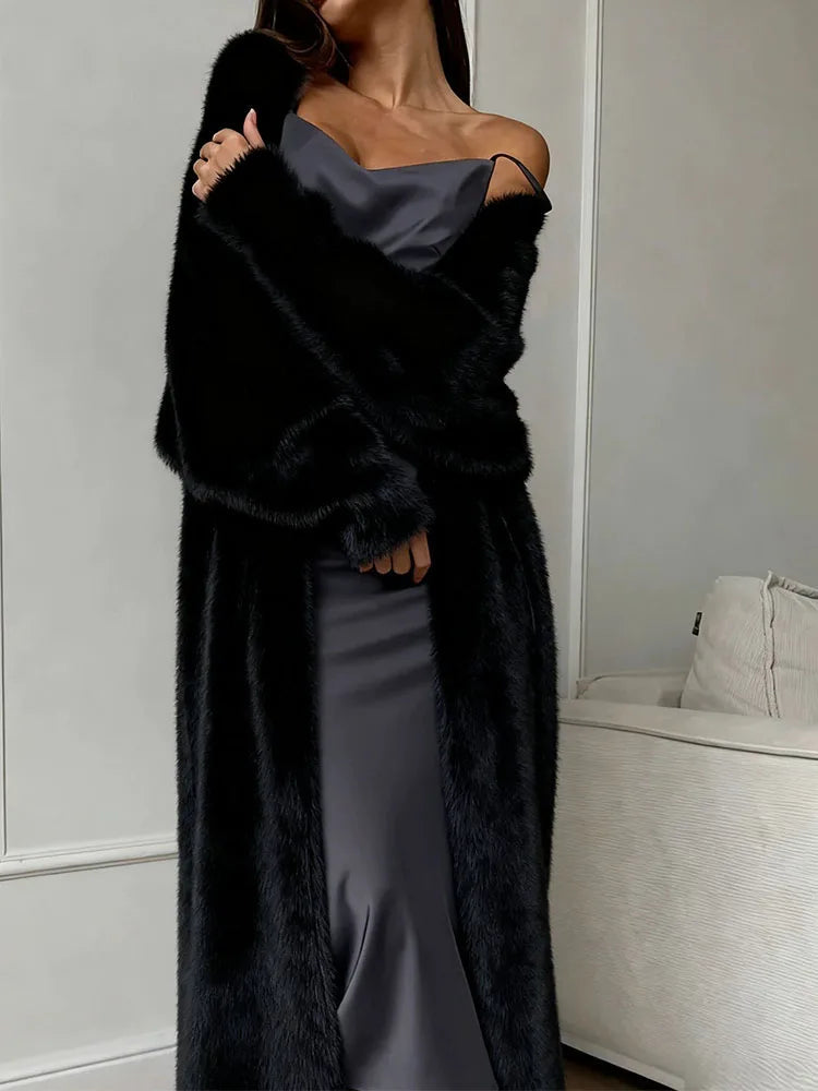 Veste ample d'automne‑hiver douce et pelucheuse pour femme, long gilet tricoté blanc imitation vison