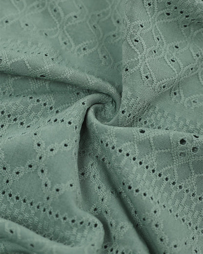 Robe de vacances sans manches à fronces, taille cintrée, style bandeau drapé, broderie œillets, fente et ourlet asymétrique