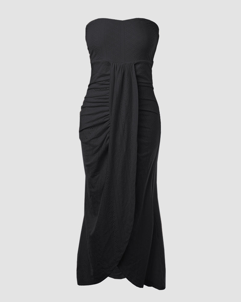 Robe de vacances sans manches à fronces, taille cintrée, style bandeau drapé, broderie œillets, fente et ourlet asymétrique