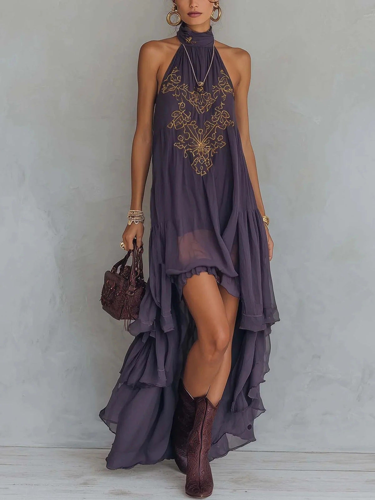Robe maxi bohème brodée, à col licou et ourlet haut‑bas