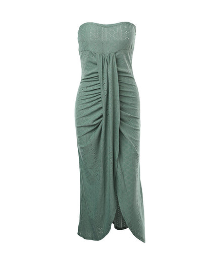 Robe de vacances sans manches à fronces, taille cintrée, style bandeau drapé, broderie œillets, fente et ourlet asymétrique