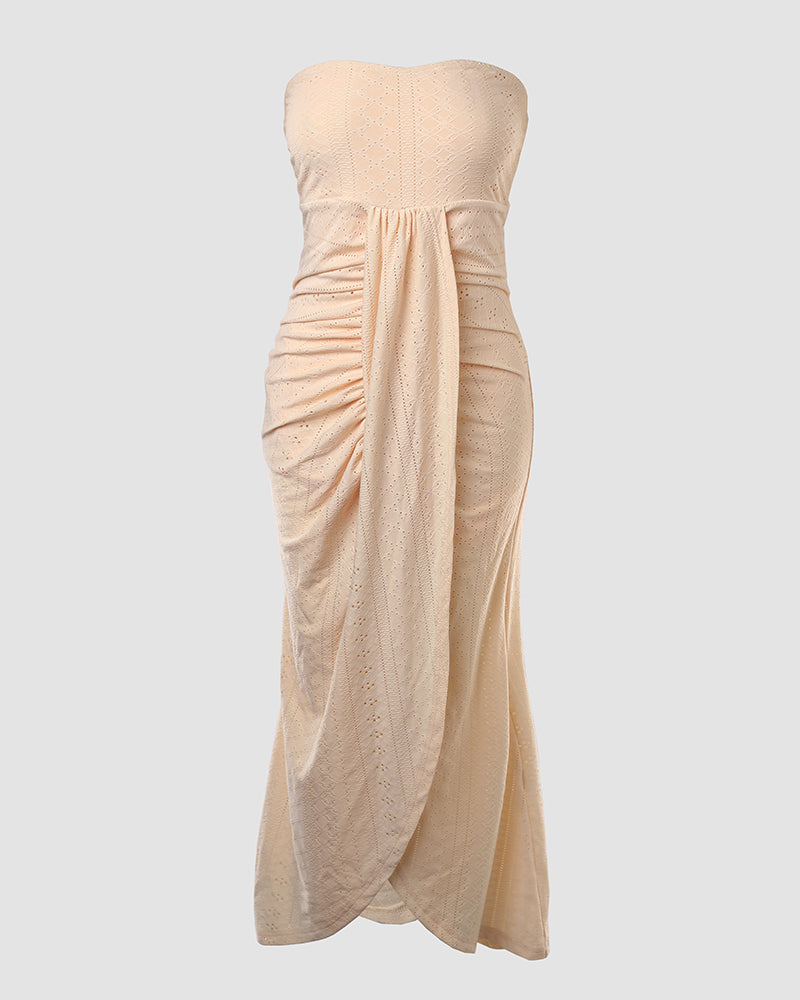Robe de vacances sans manches à fronces, taille cintrée, style bandeau drapé, broderie œillets, fente et ourlet asymétrique