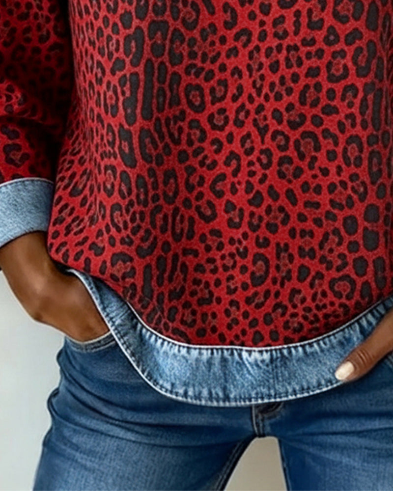 Sweat à patchwork en jean à motif léopard