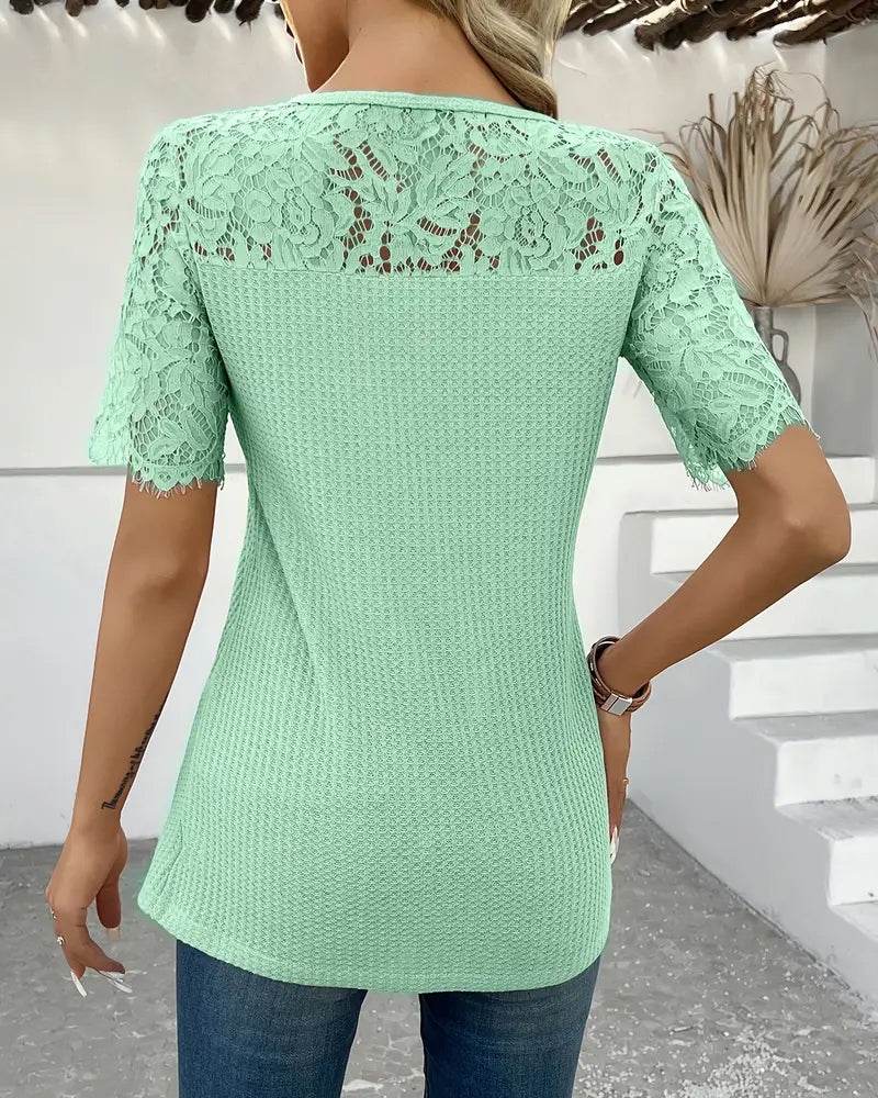 T‑shirt tricoté à panneaux de dentelle
