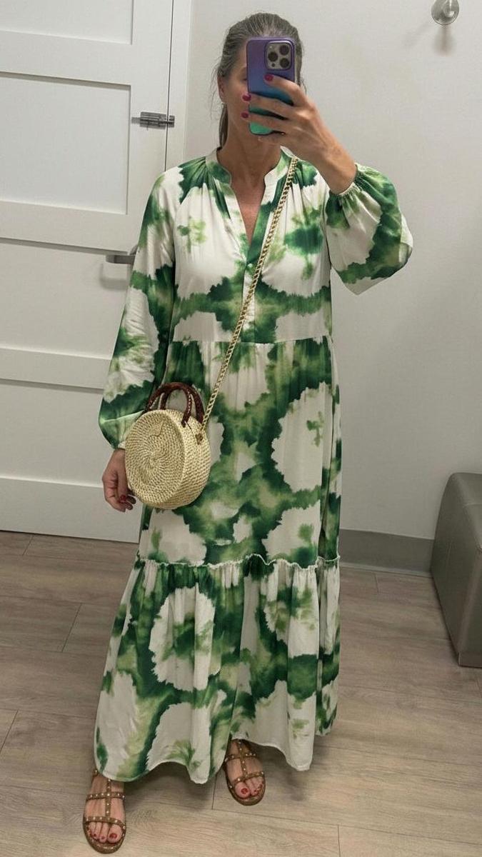 Robe maxi verte à manches longues et col en V