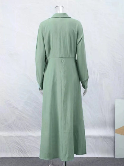 Robe‑chemise à manches longues avec fentes latérales