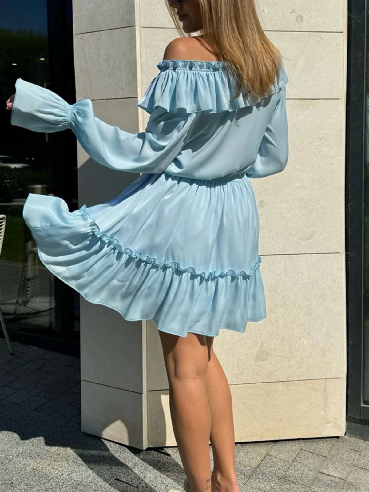 Robe mini à manches à volants froncés