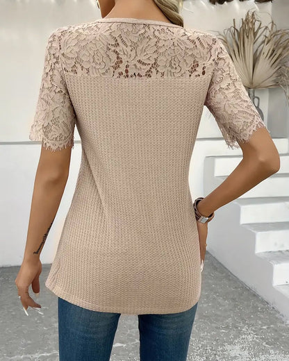 T‑shirt tricoté à panneaux de dentelle