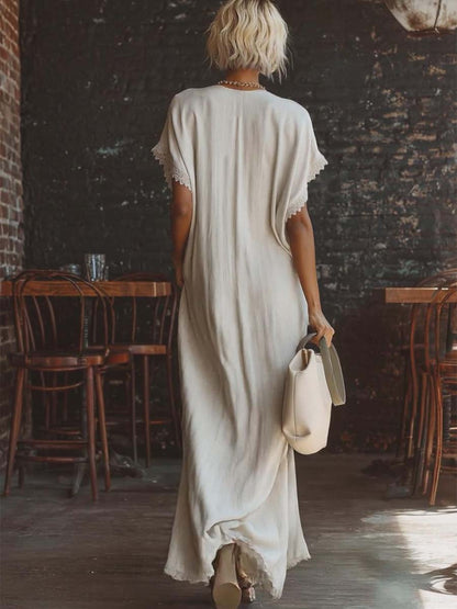 Robe maxi urbaine en coton blanc à col V, manches courtes et bordures en dentelle, style bohème décontracté