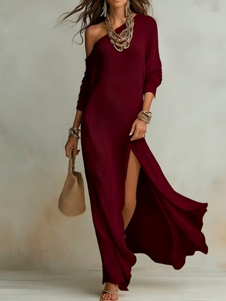 Robe féminine élégante en tricot à manches longues, plissée et avec fente