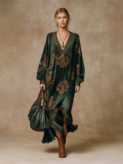 Robe longue maxi en fausse daim verte à imprimé silhouette rétro avec pompons