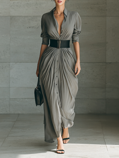 Robe maxi à revers, manches longues et ceinture, boutonnage simple.