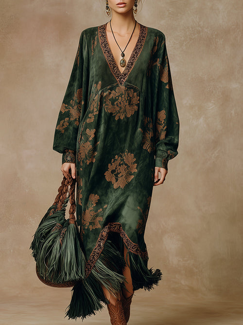 Robe longue maxi en fausse daim verte à imprimé silhouette rétro avec pompons