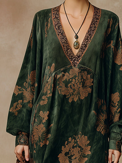 Robe longue maxi en fausse daim verte à imprimé silhouette rétro avec pompons