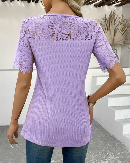 T‑shirt tricoté à panneaux de dentelle