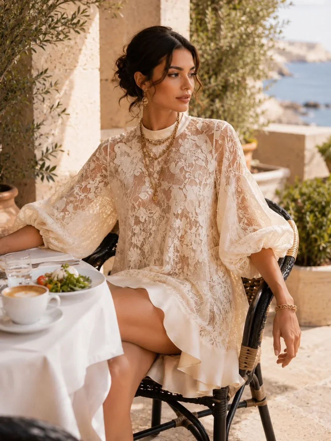 Robe de plage Bianca en dentelle ivoire style poncho