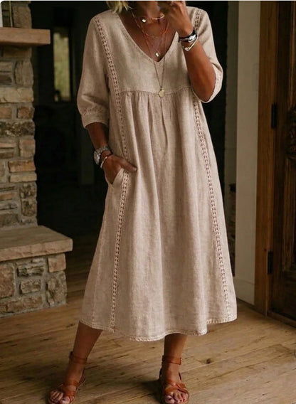 Robe midi élégante à col V en mélange de lin avec inserts en dentelle et poches | Robe décontractée d'été pour femmes