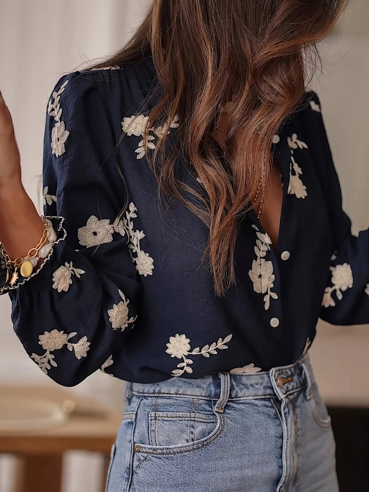 Chemise à manches longues à boutons à motifs floraux