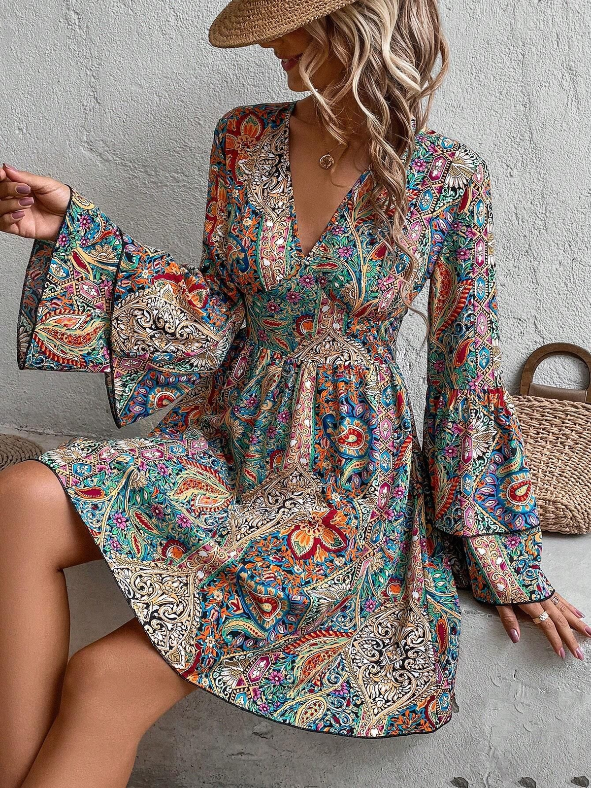 Robe bohème à motifs cachemire et fleurs, manches cloche