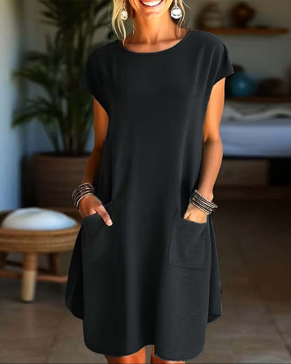 Robe à manches courtes, col rond, détail de poche
