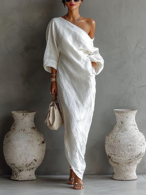 Robe longue élégante blanche à une épaule avec volants fluides