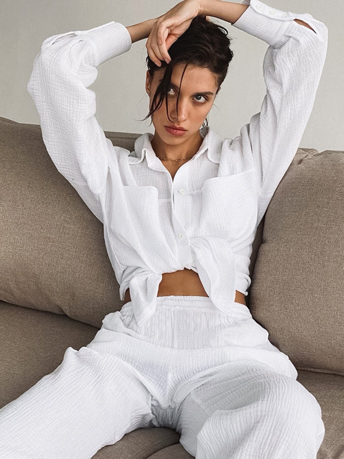 Ensemble deux pièces en coton minimaliste avec pantalon