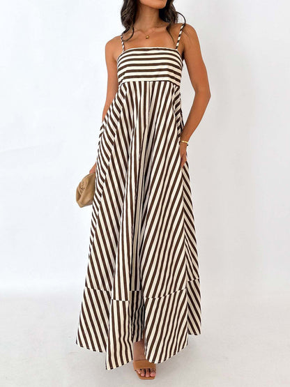 Robe longue à bretelles plissées rayées