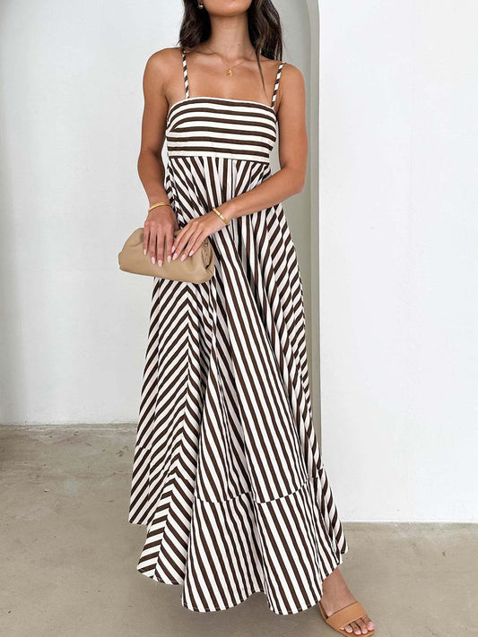 Robe longue à bretelles plissées rayées