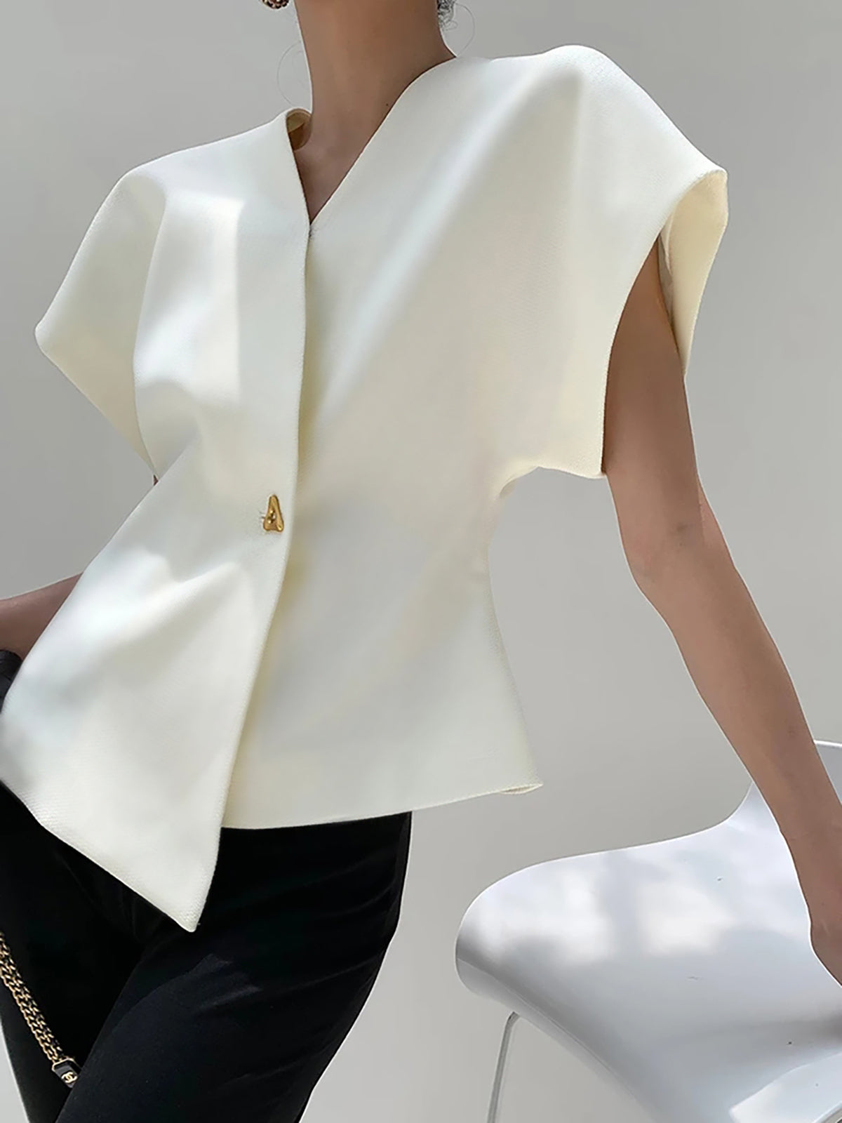 Blouse tendance à col V et boutonnée sur le devant