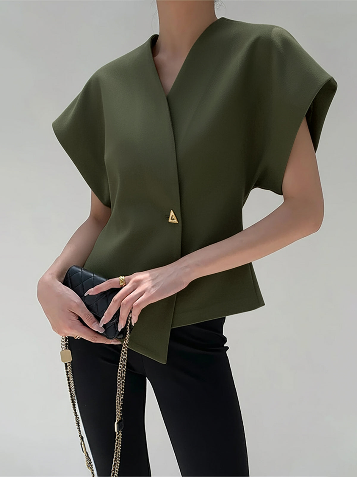 Blouse tendance à col V et boutonnée sur le devant