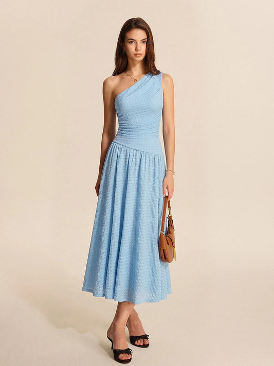 Robe midi texturée froncée à une épaule