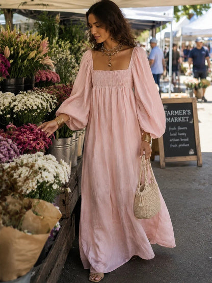 Robe longue bohème à encolure carrée, buste smocké et manches bouffantes