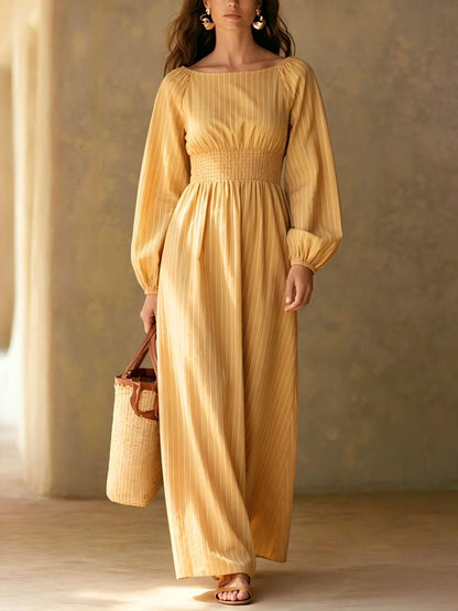 Robe longue à manches ballon, smockée à la taille et à fines rayures