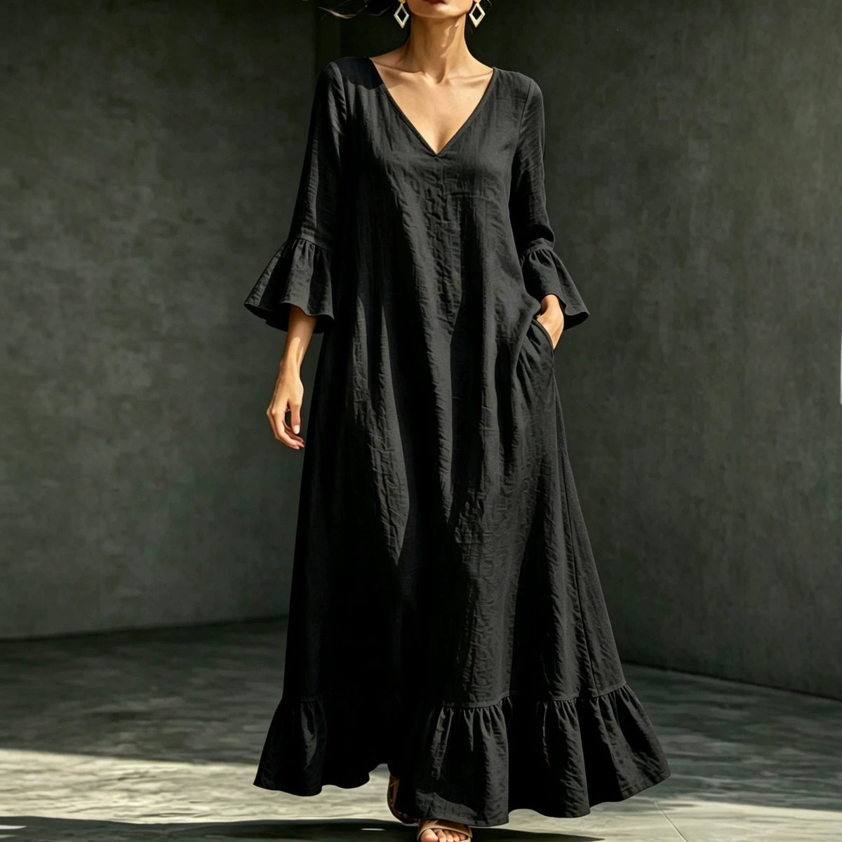 Robe longue en lin mélangé avec col en V, volants et manches évasées