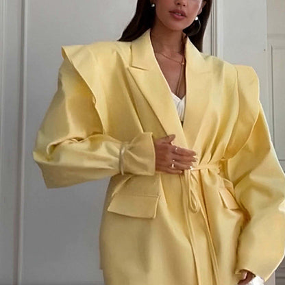 Blazer surdimensionné à ceinture avec manches bouffantes – Une élégance moderne et sophistiquée