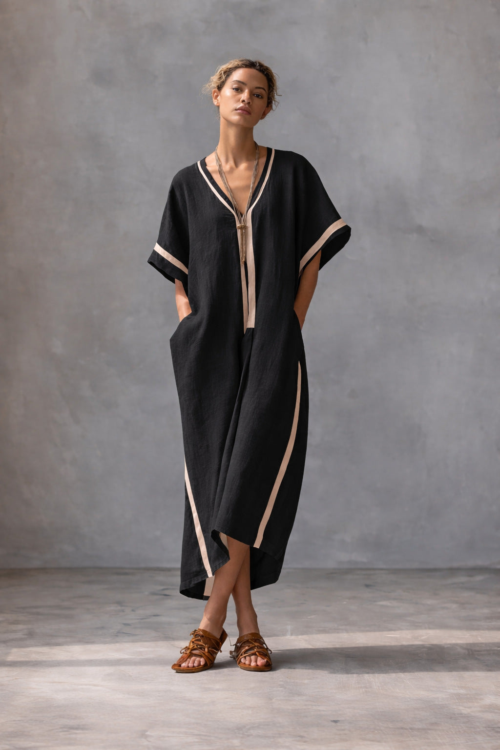Robe caftan à col V en mélange de lin