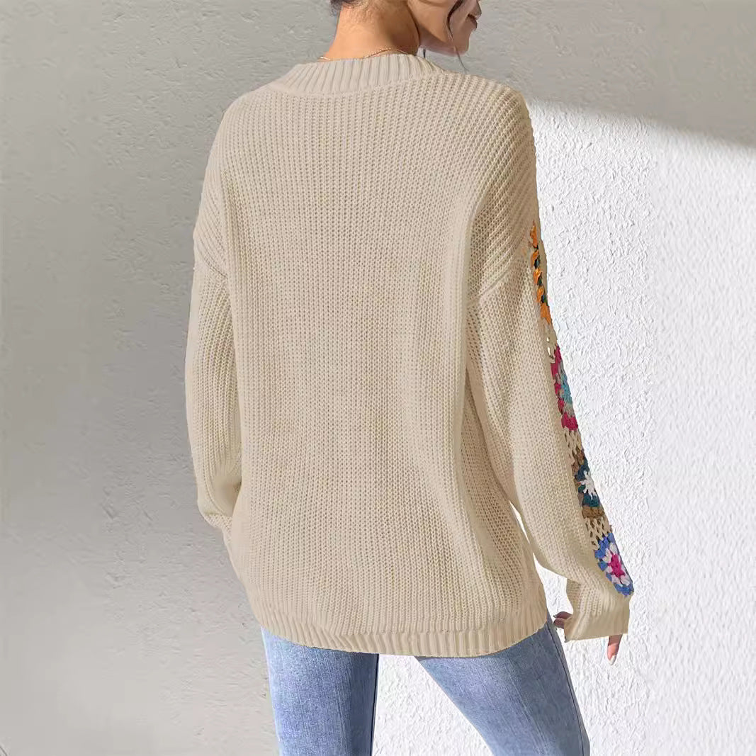 Pull à col V avec fleurs au crochet