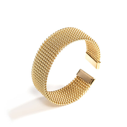 Golden cuff bracelet with mesh chain - Gold