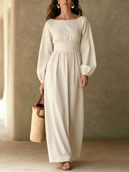 Robe longue à manches ballon, smockée à la taille et à fines rayures