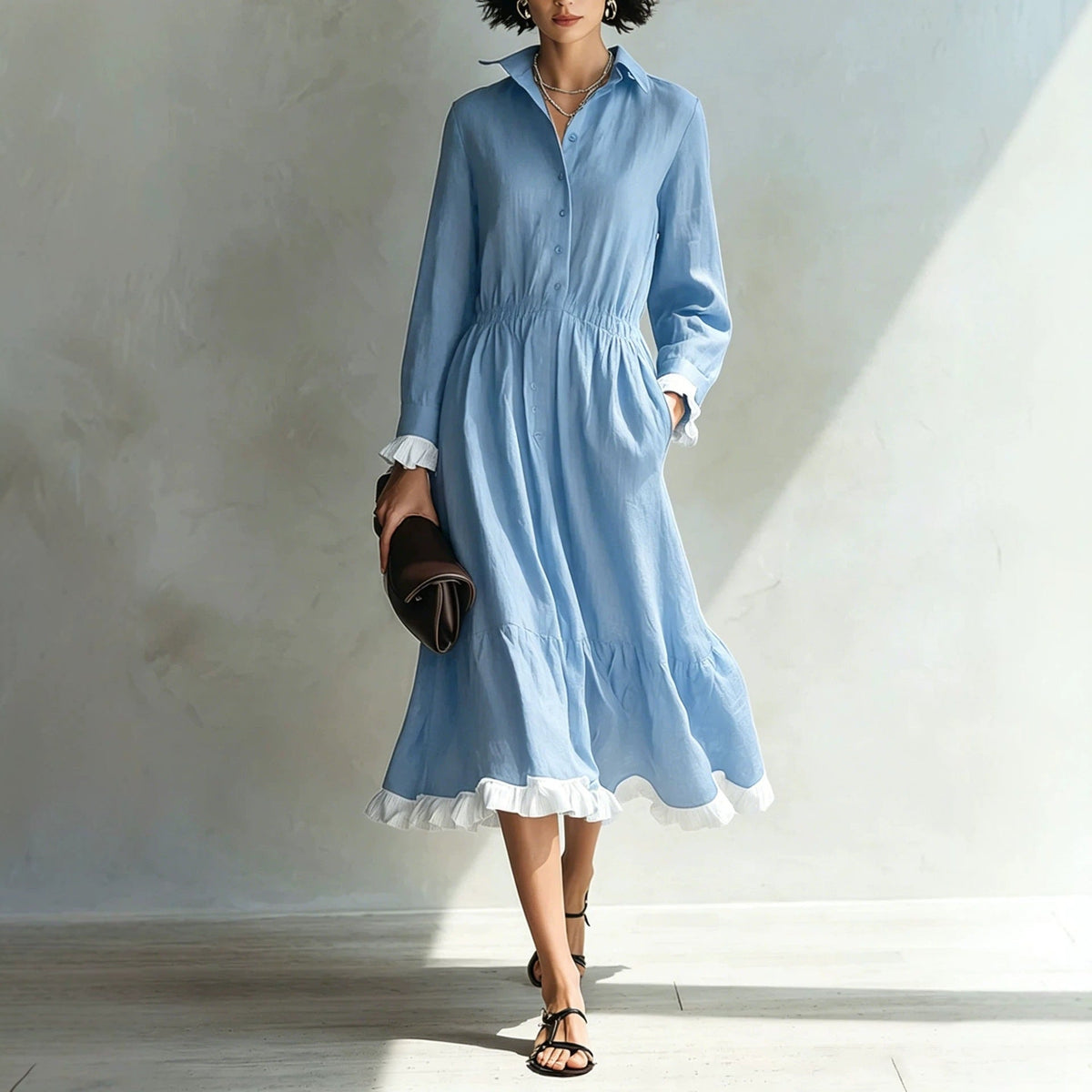 Robe chemise boutonnée avec volant blanc