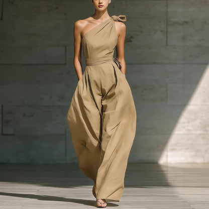 Combinaison sans manches à épaule asymétrique et taille marquée