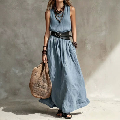 Robe longue sans manches à col montant et ceinture