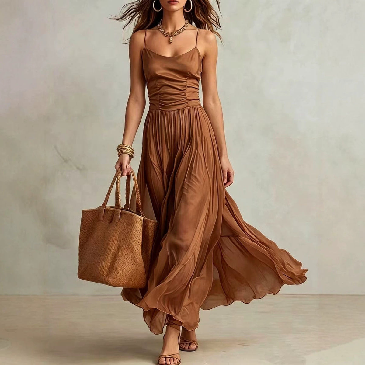 Robe longue à corsage froncé et bretelles spaghetti