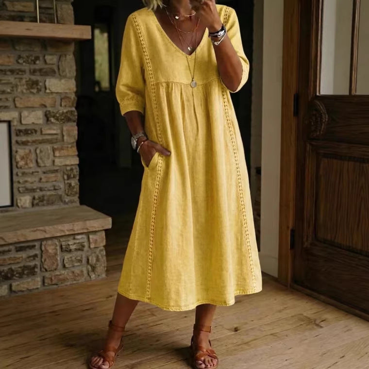 Robe midi élégante à col V en mélange de lin avec inserts en dentelle et poches | Robe décontractée d'été pour femmes
