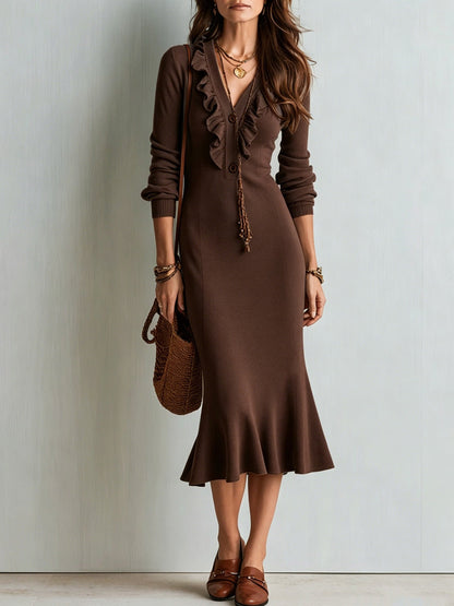 Robe midi en maille à encolure en V volantée et ourlet sirène